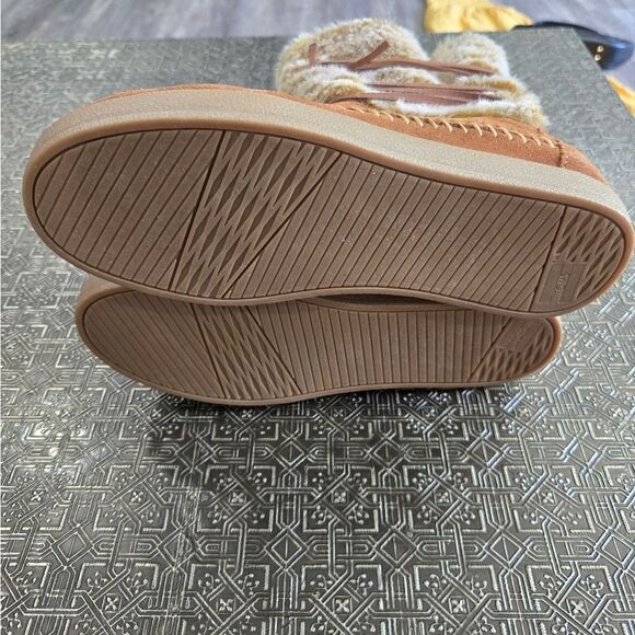 🐢 Toms Nepal Sherpa Snow Boot. SIZE 7. NWOT - Picture 3 of 12